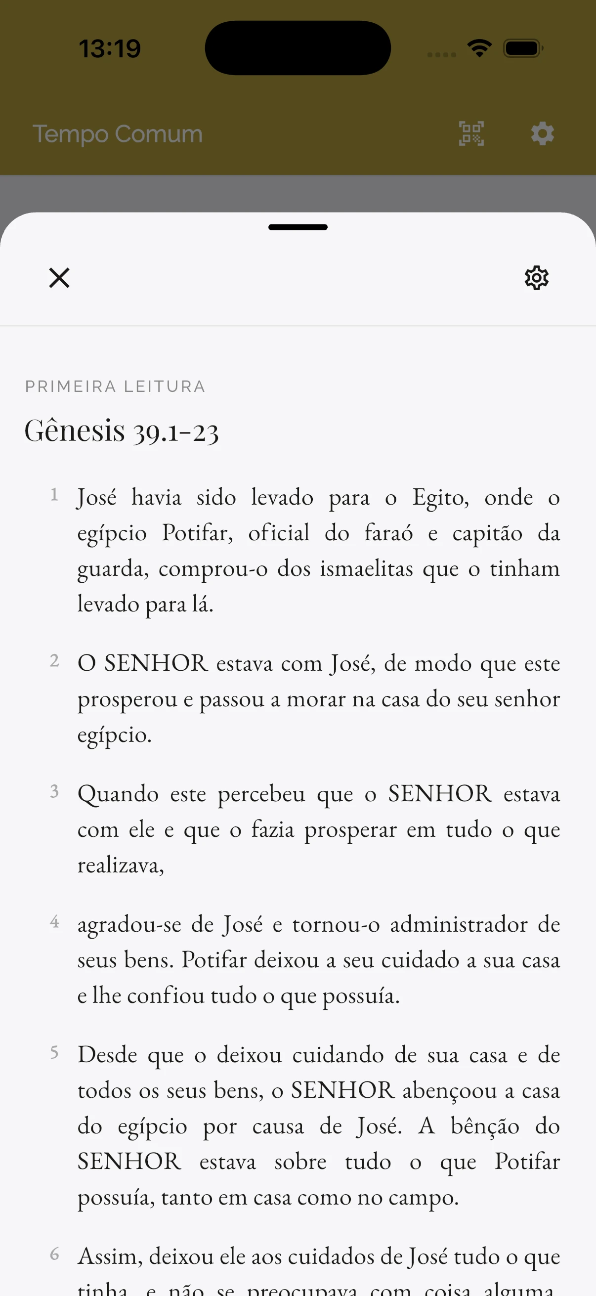Leitura bíblica com tipografia confortável